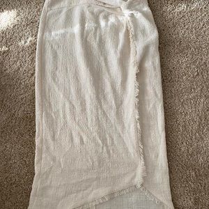 BRAND NEW WITH TAGS. Zara Cream Raw Trim Split Hem Cotton Midi Skirt.